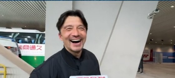  帶孩子和帶球隊(duì)哪個(gè)更累？謝暉笑言：都累，但帶孩子更累