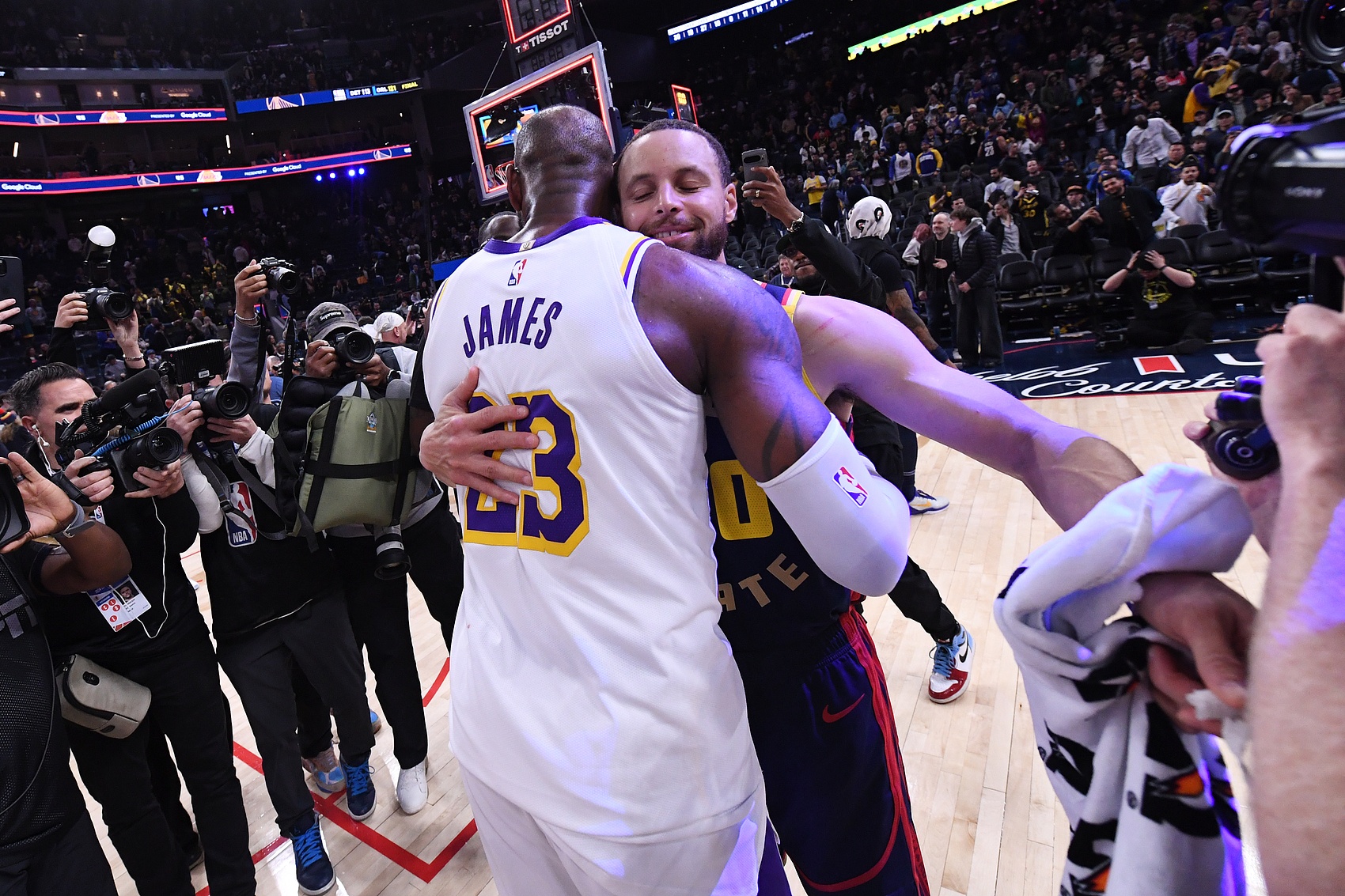  見證傳奇！詹姆斯庫里年滿36歲且同場(chǎng)均砍下35+ NBA歷史首對(duì)！