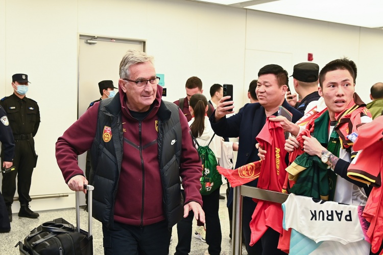  蘇媒：國足仍有爭第二希望，但真的不能再“守”下去了