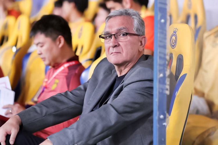  媒體人：國(guó)足變陣4231可能性不大，陣中僅3人能打后腰不夠用
