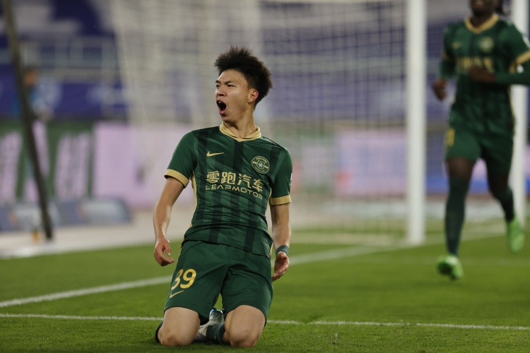  津媒：王鈺棟等多名小將嶄露頭角，必然能推動更多年輕球員登場